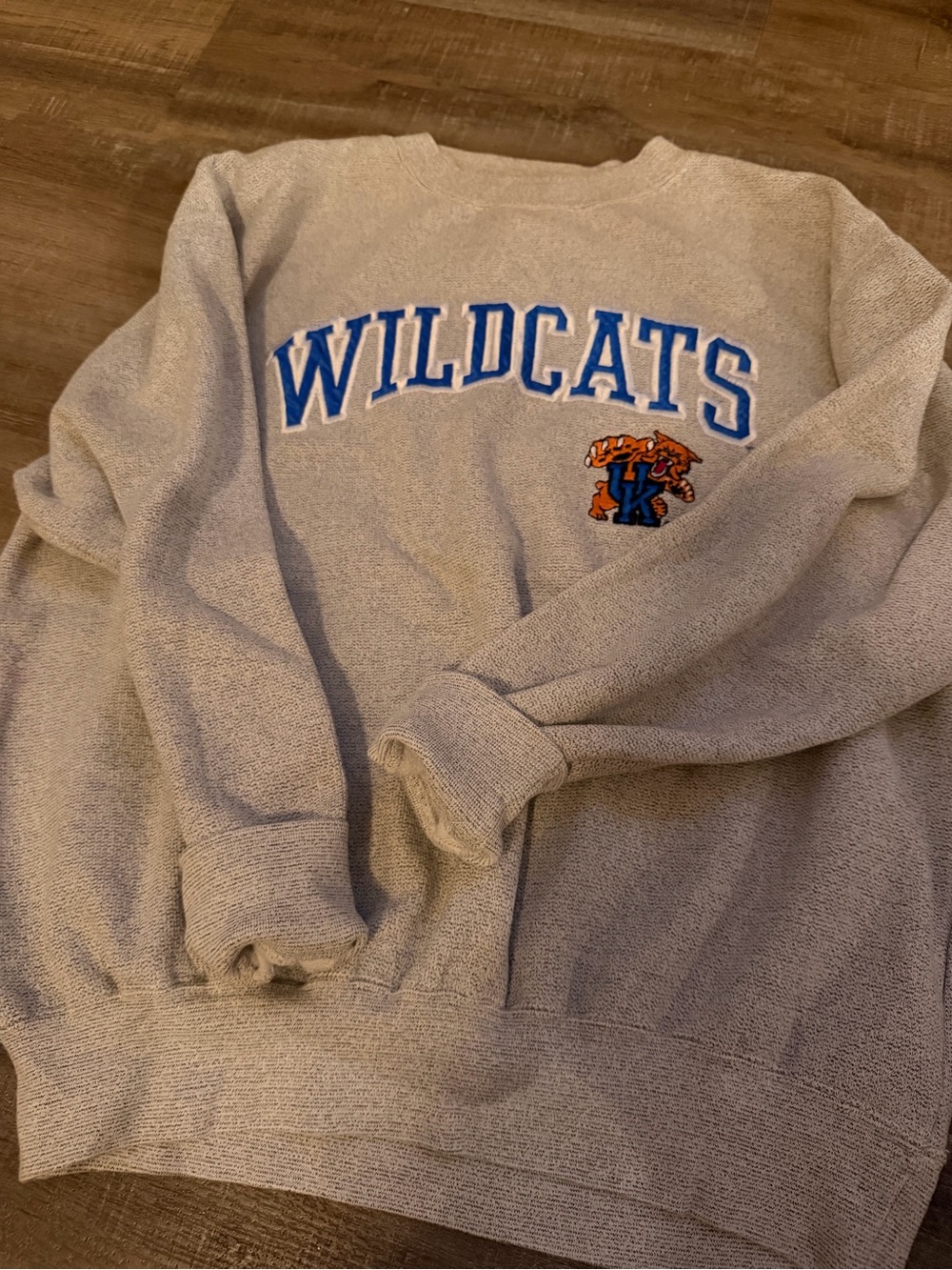 Vintage UK Wildcats Kentucky Crewneck Sweatshirt - Light Gray, oversized fit